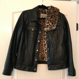 Levi Strauss sizeM black faux leather jacket